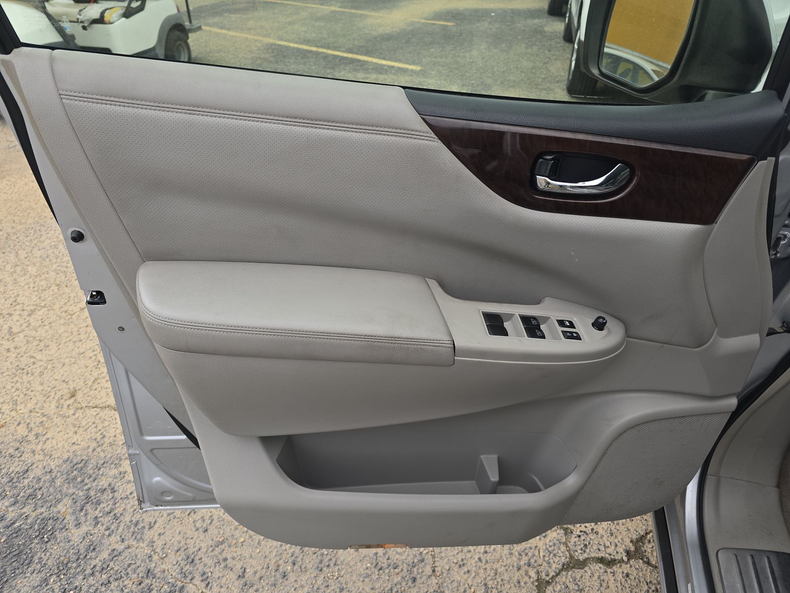 2014 Nissan Quest SV FWD