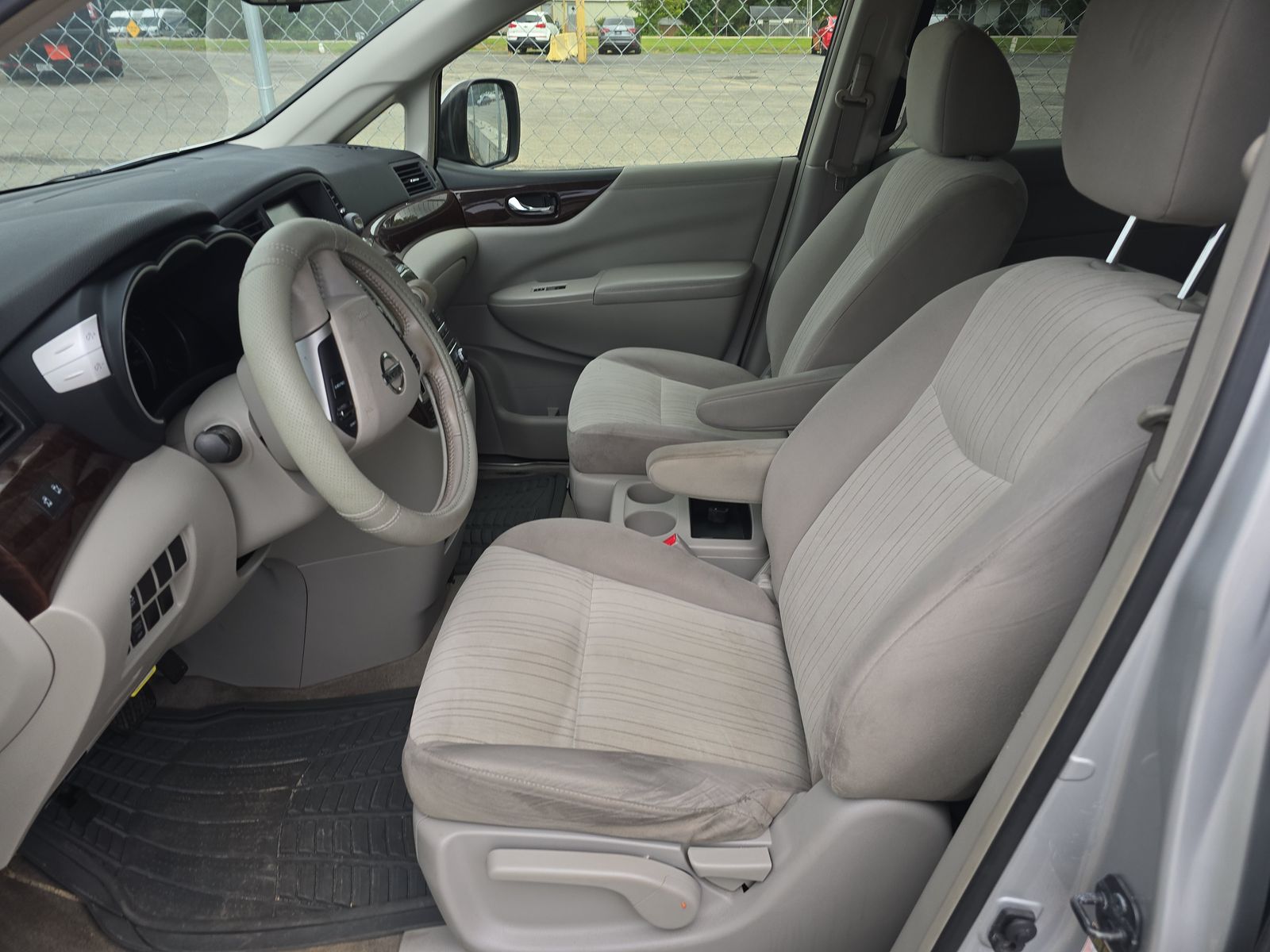 2014 Nissan Quest SV FWD