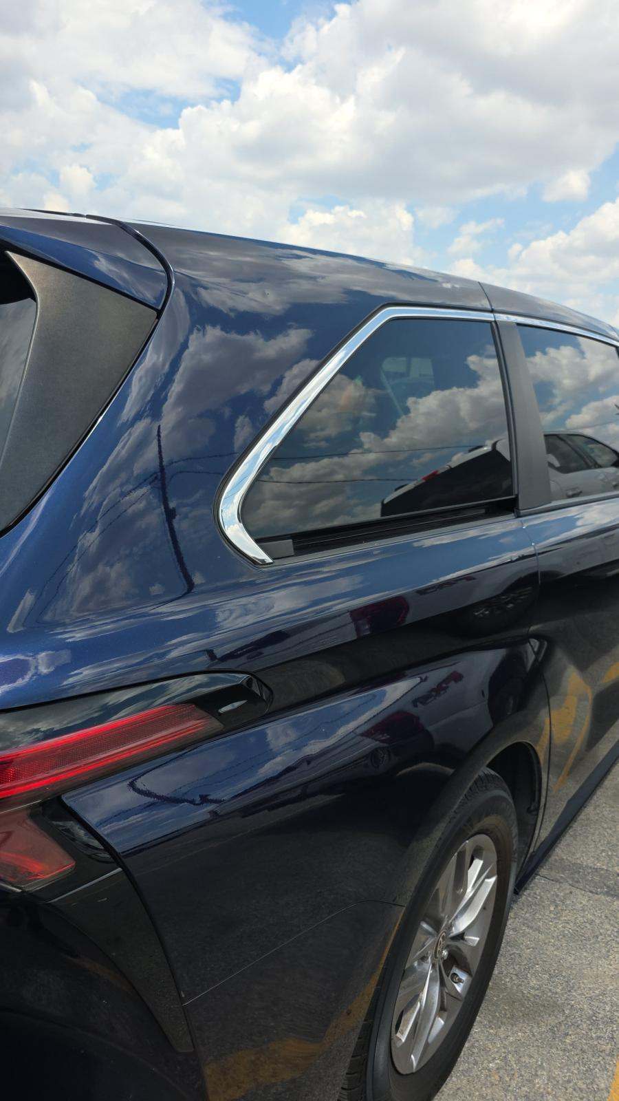 2022 Toyota Sienna XLE FWD