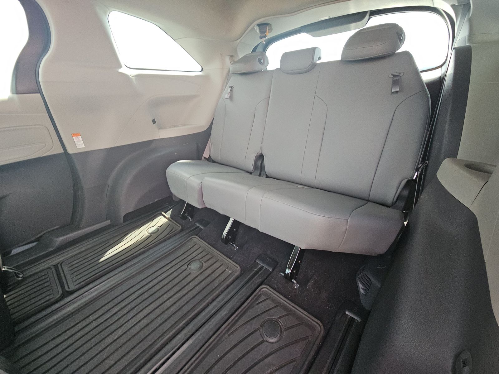 2022 Toyota Sienna XLE FWD