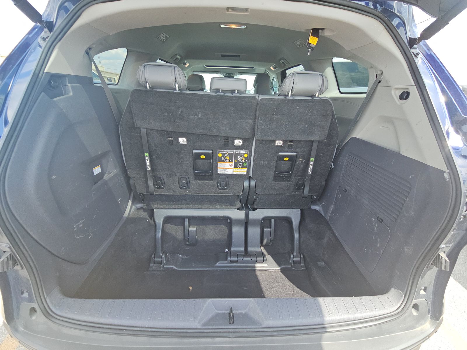2022 Toyota Sienna XLE FWD