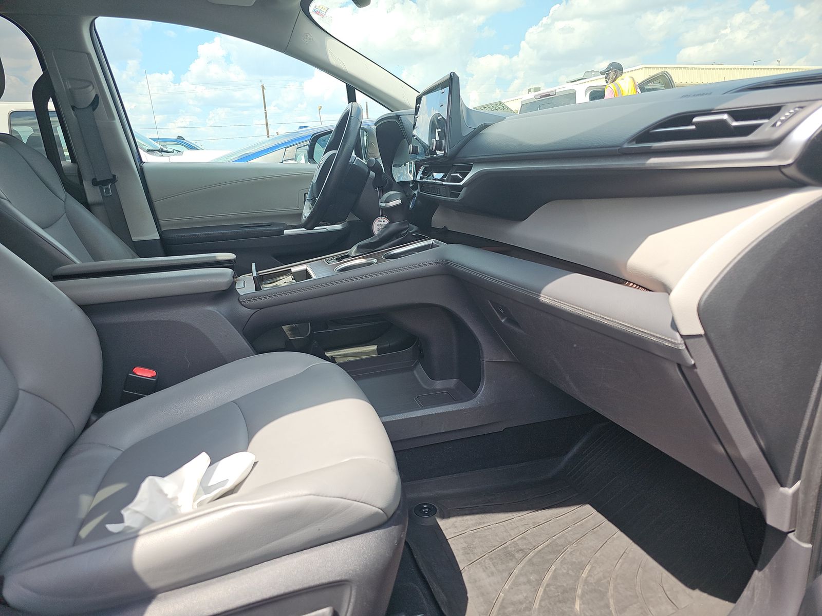 2022 Toyota Sienna XLE FWD