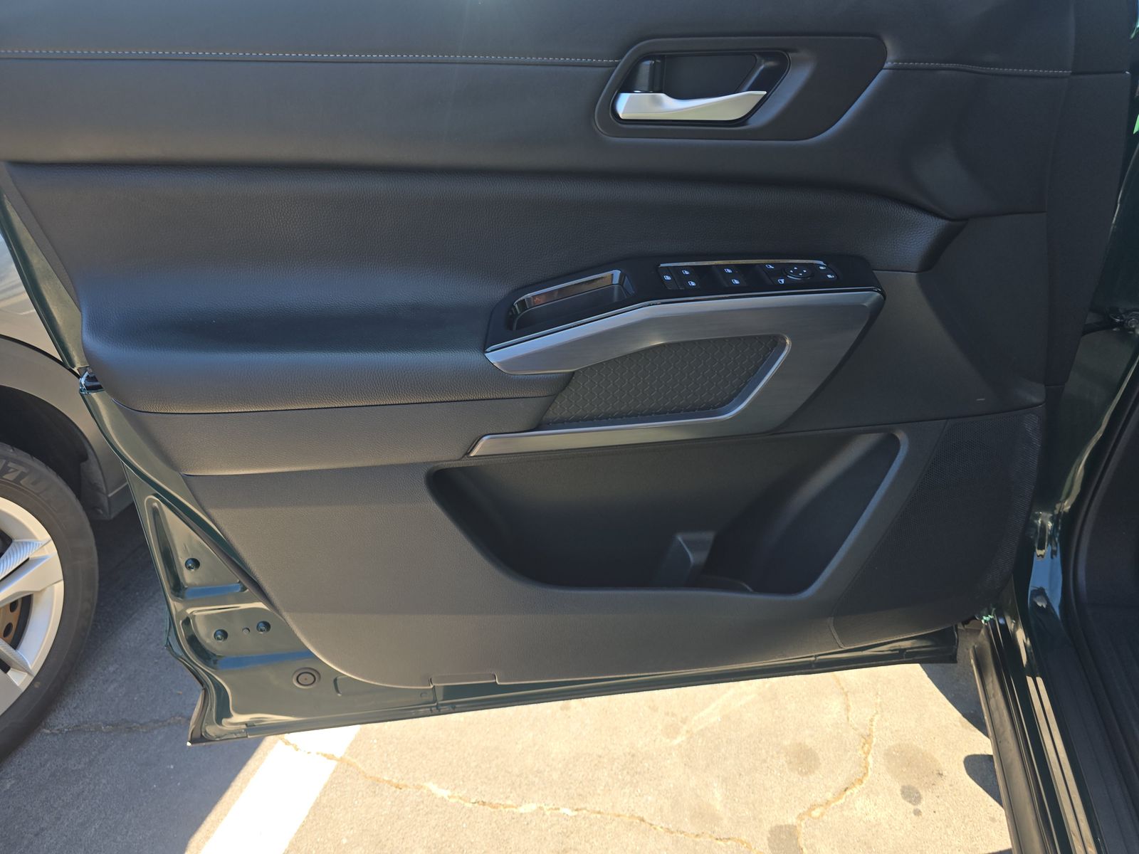 2023 Nissan Pathfinder SL FWD