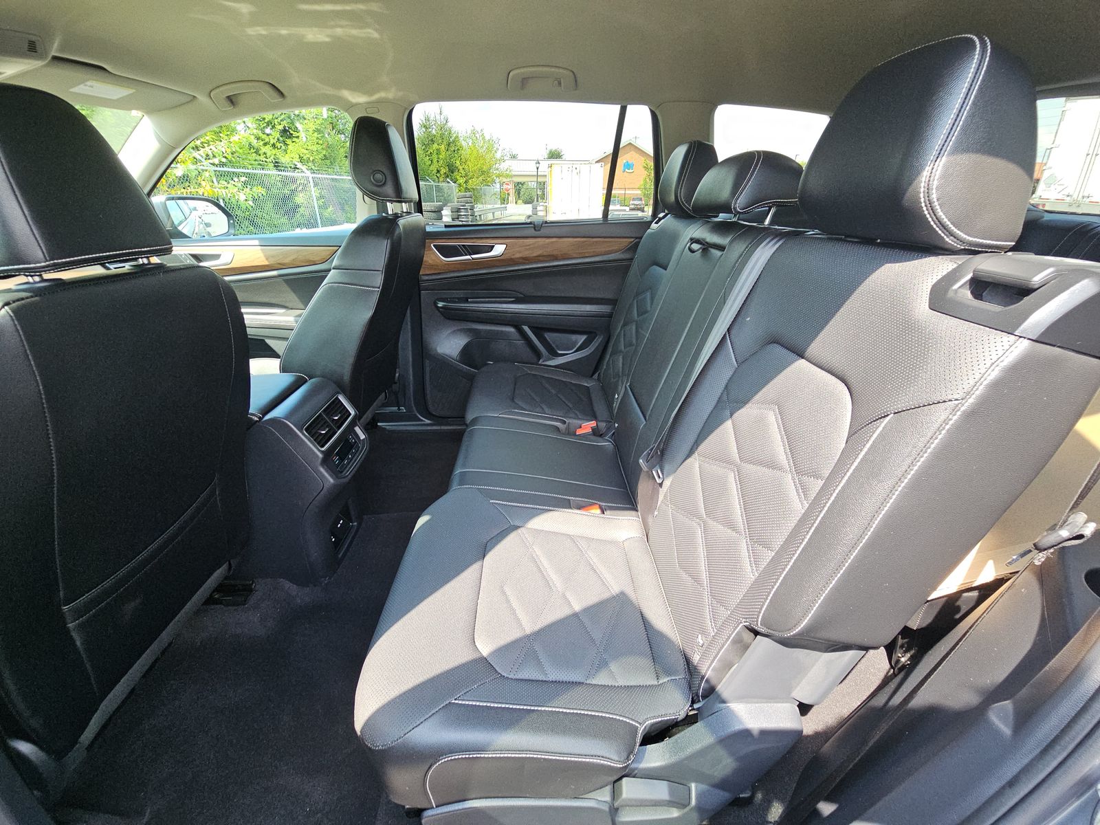 2025 Volkswagen Atlas 2.0T SE AWD