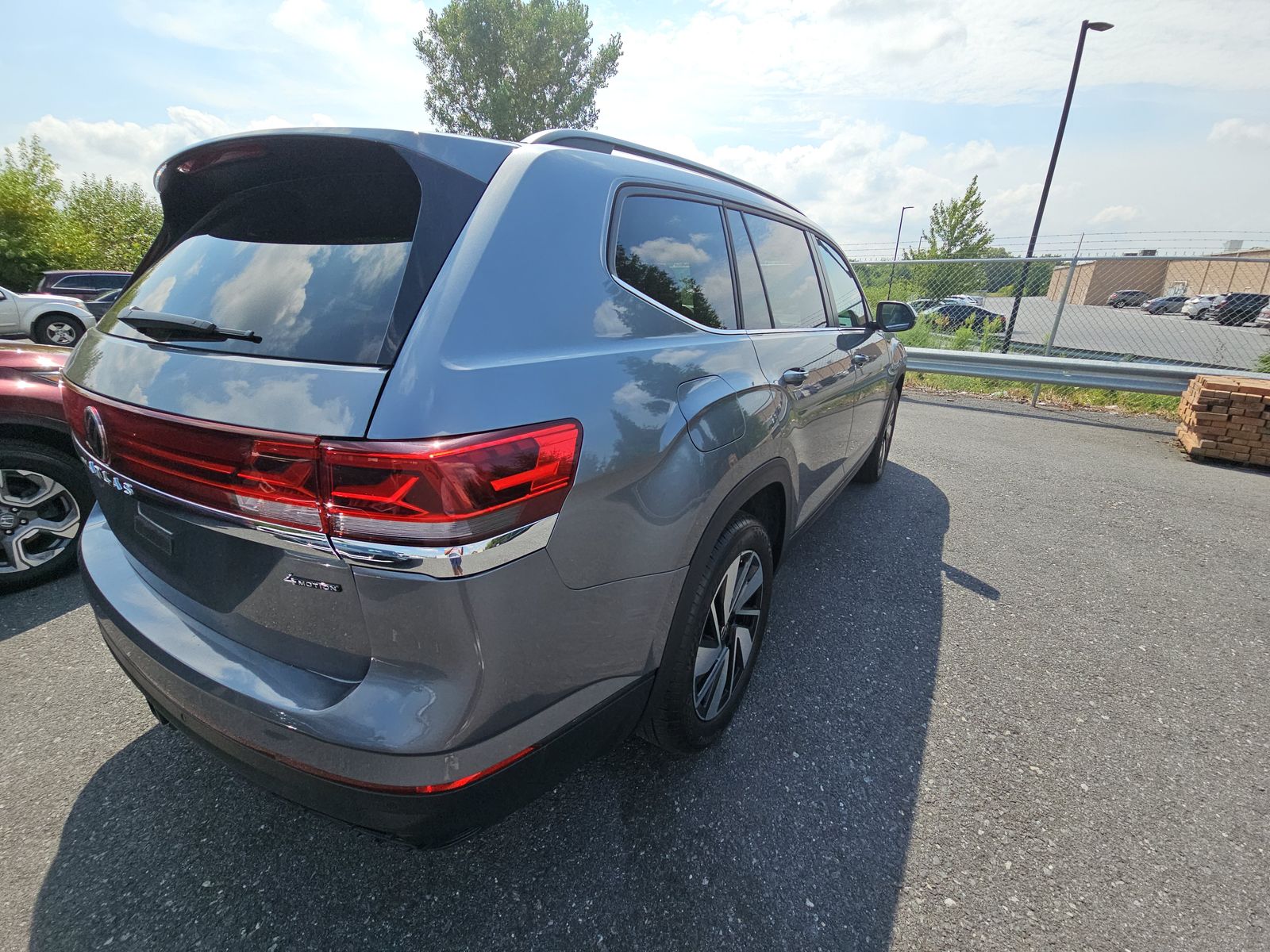 2025 Volkswagen Atlas 2.0T SE AWD