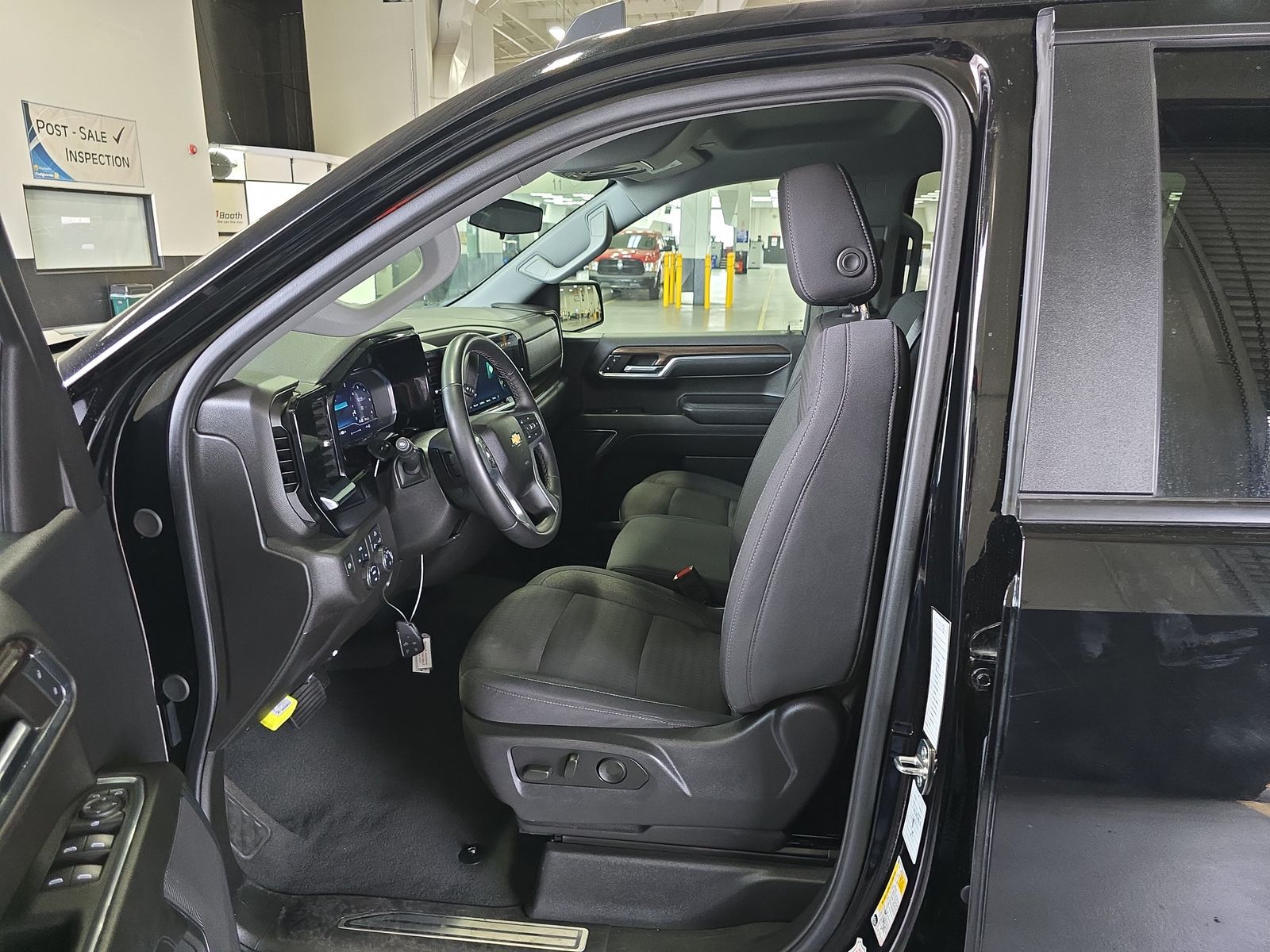 2024 Chevrolet Silverado 1500 LT AWD