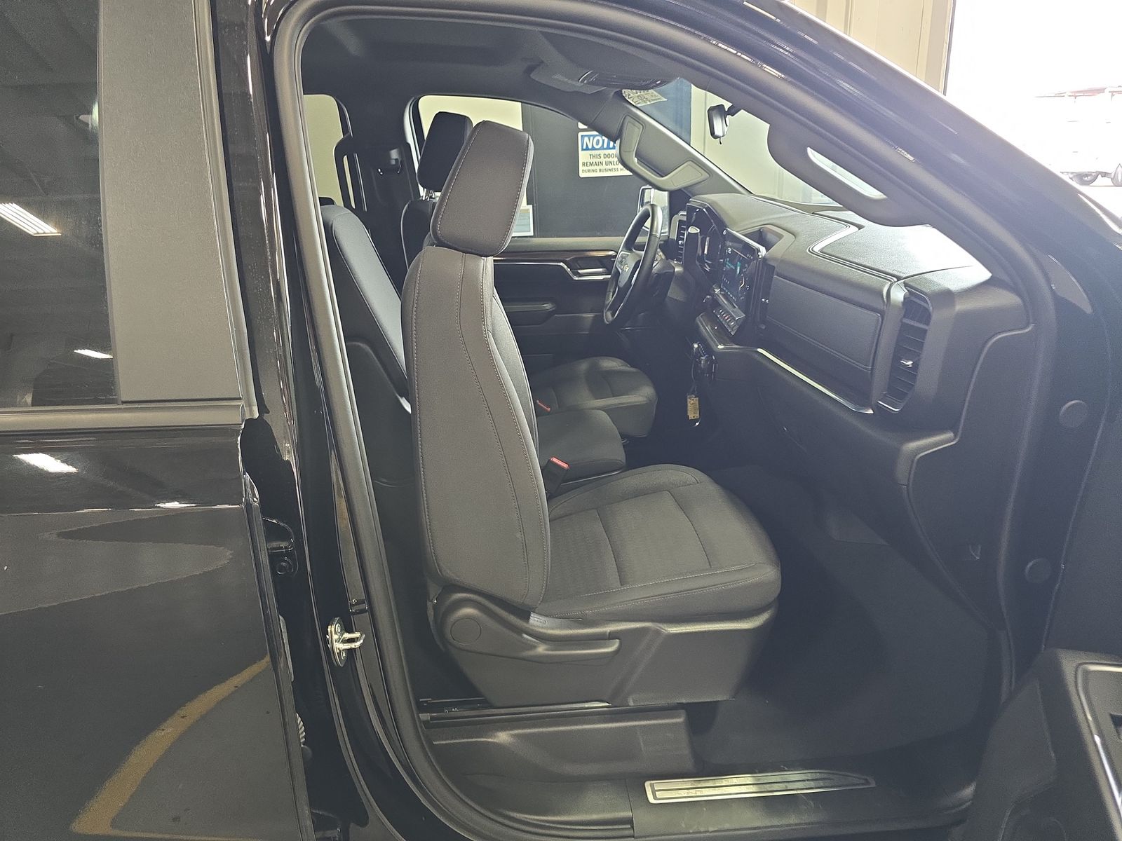 2024 Chevrolet Silverado 1500 LT AWD