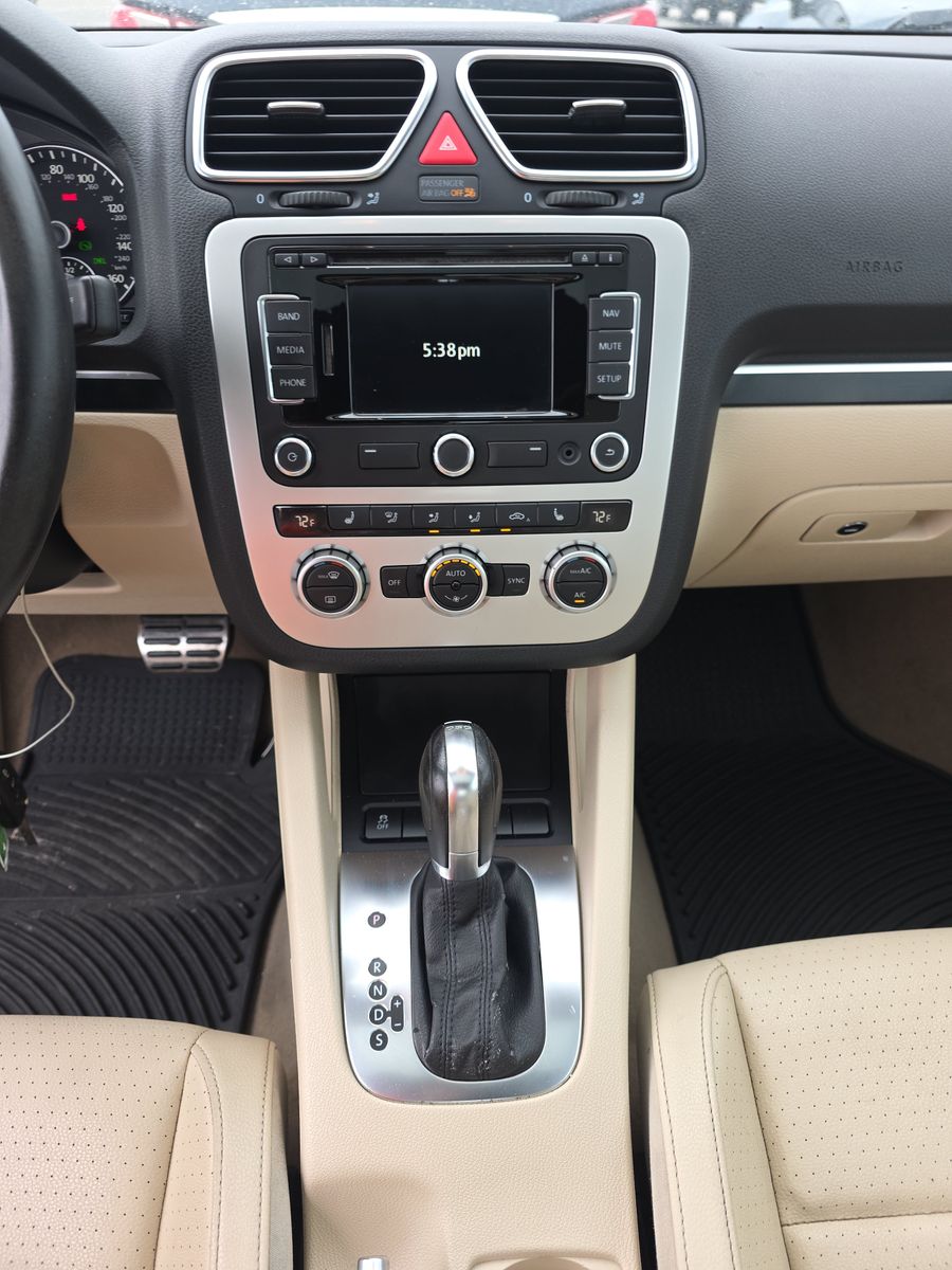 2014 Volkswagen Eos 2.0T Sport FWD