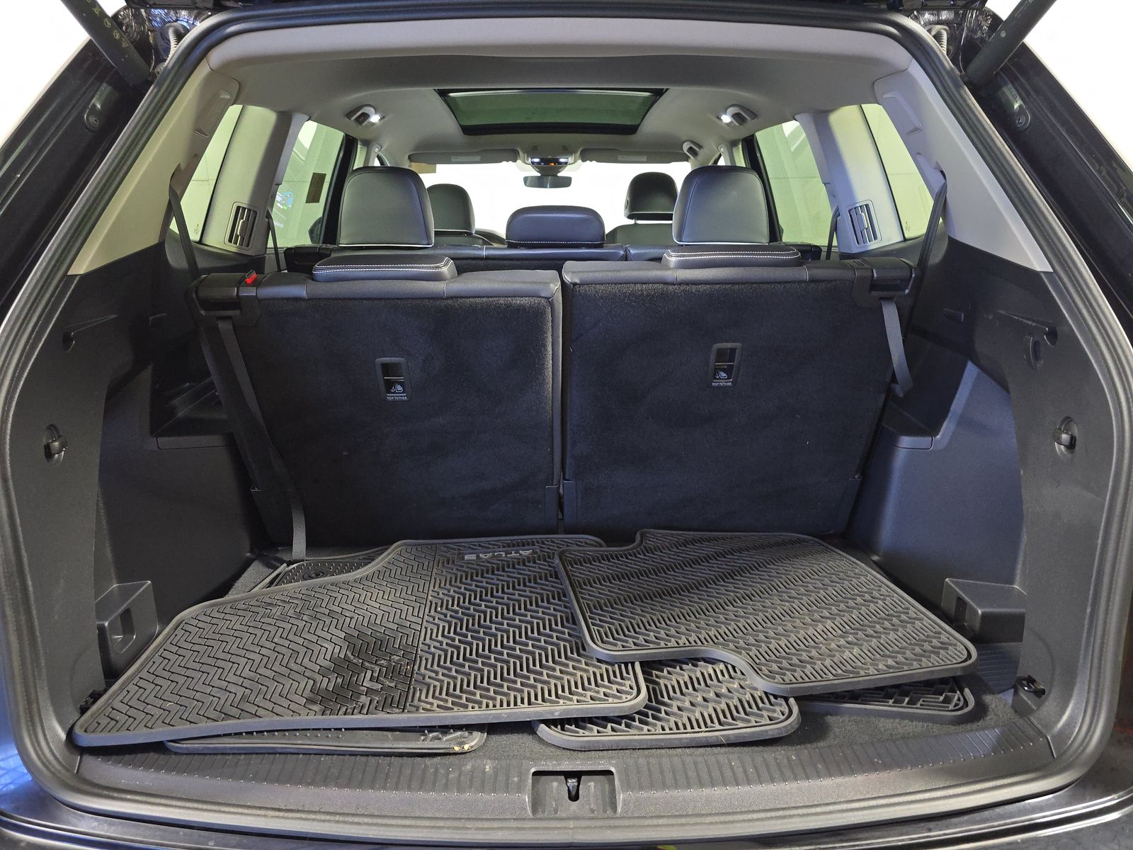 2025 Volkswagen Atlas 2.0T SEL Premium R-Line AWD