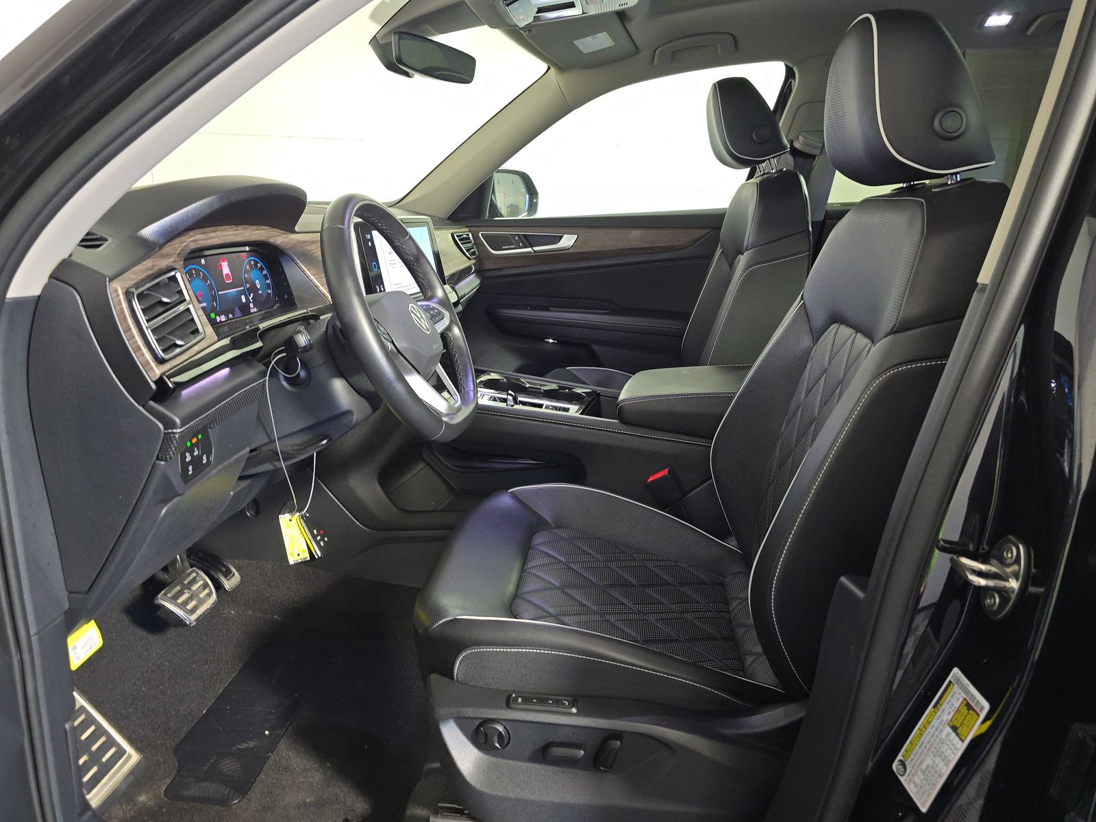 2025 Volkswagen Atlas 2.0T SEL Premium R-Line AWD