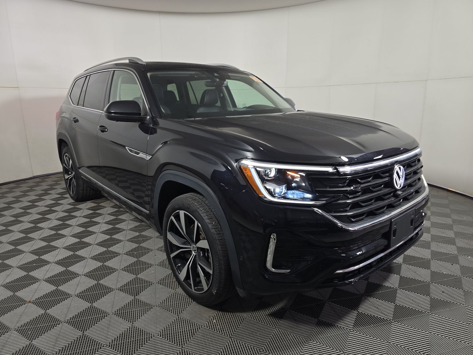 2025 Volkswagen Atlas 2.0T SEL Premium R-Line AWD