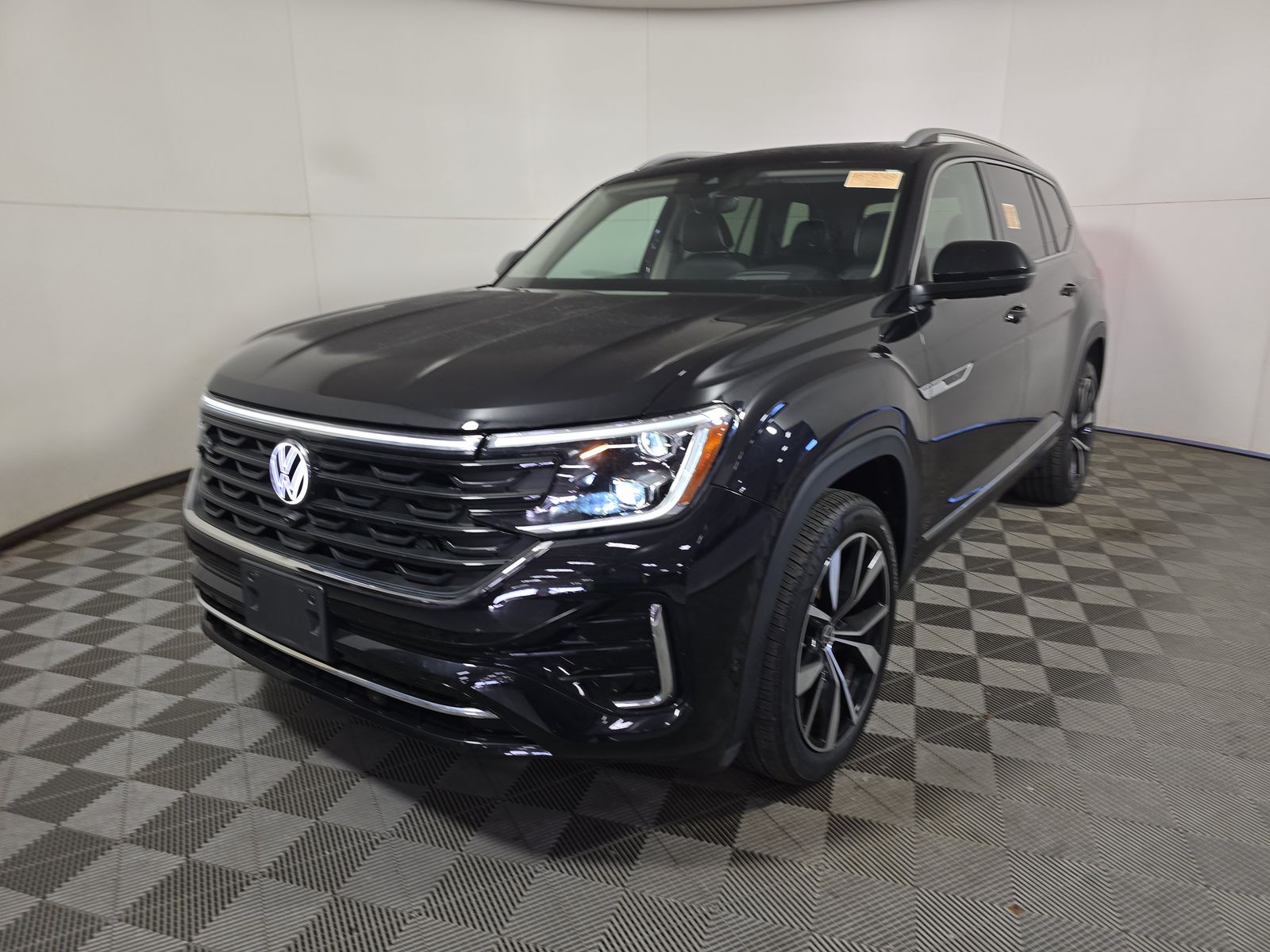 2025 Volkswagen Atlas 2.0T SEL Premium R-Line AWD