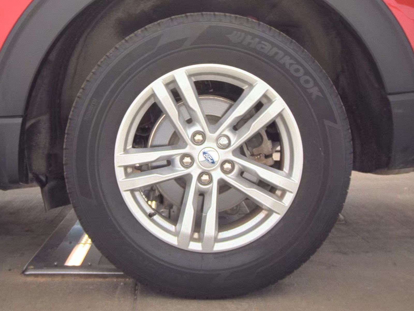 2023 Ford Explorer XLT AWD