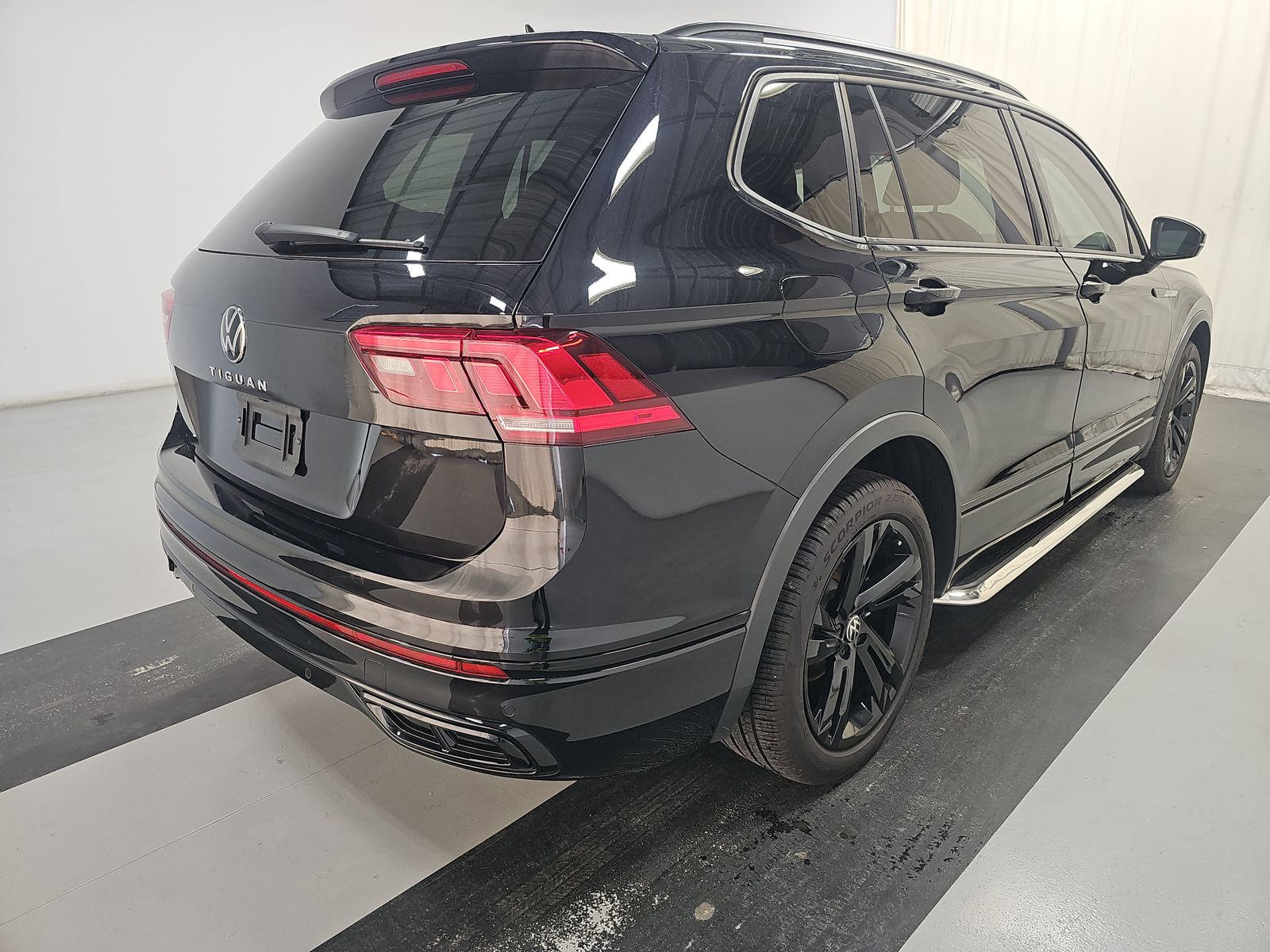 2024 Volkswagen Tiguan 2.0T SE R-Line Black FWD