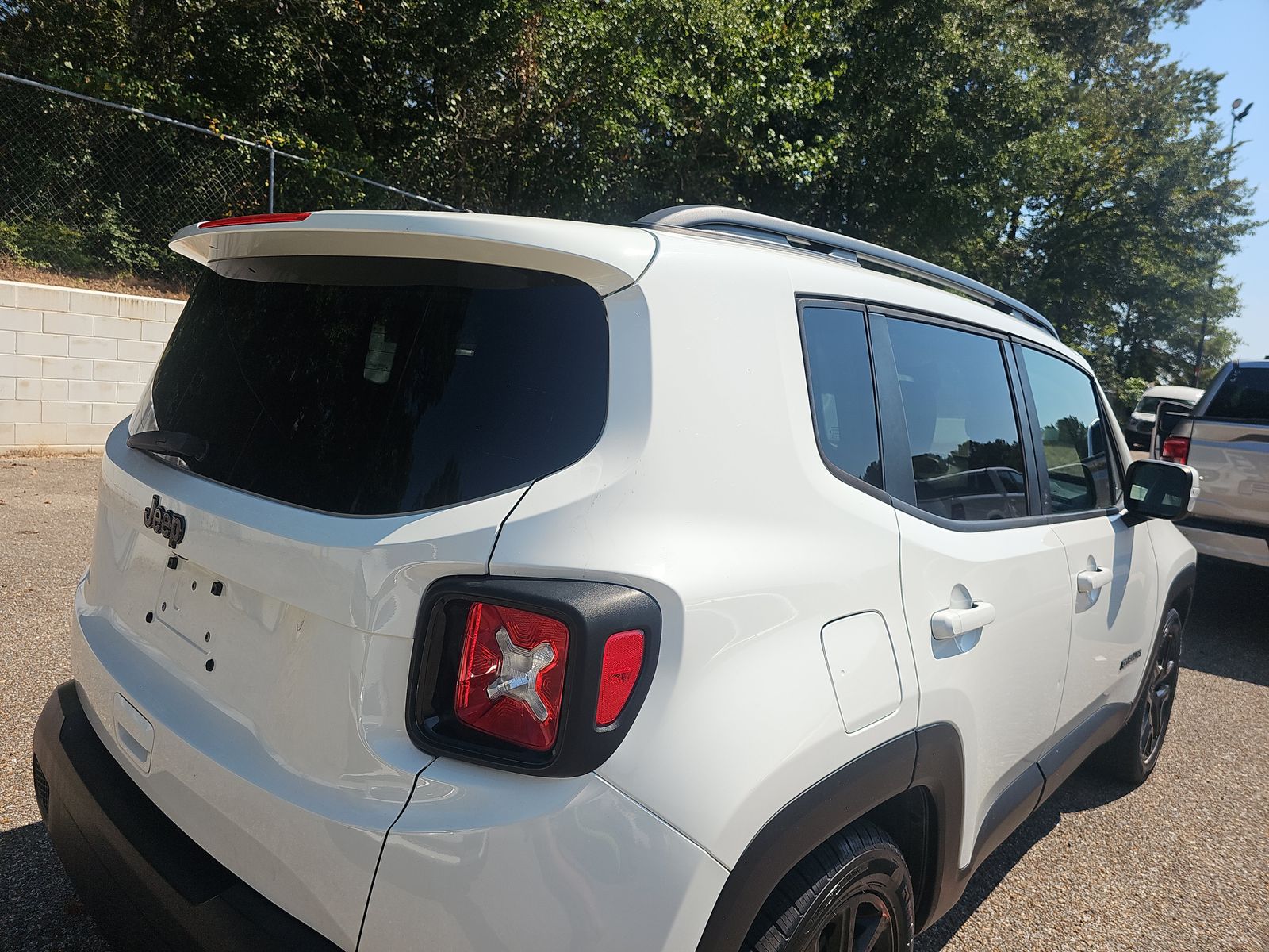 2019 Jeep Renegade Latitude Altitude Edition FWD