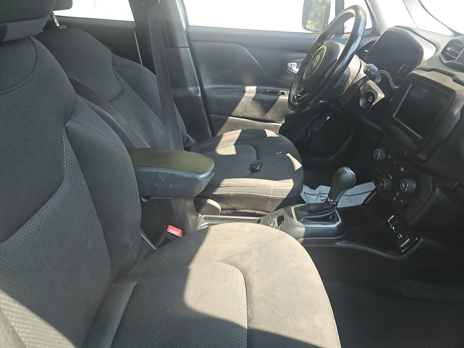 2019 Jeep Renegade Latitude Altitude Edition FWD