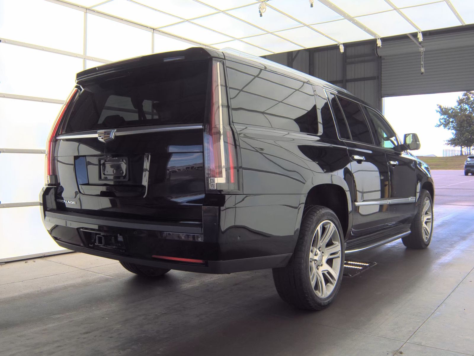 2018 Cadillac Escalade ESV Luxury AWD