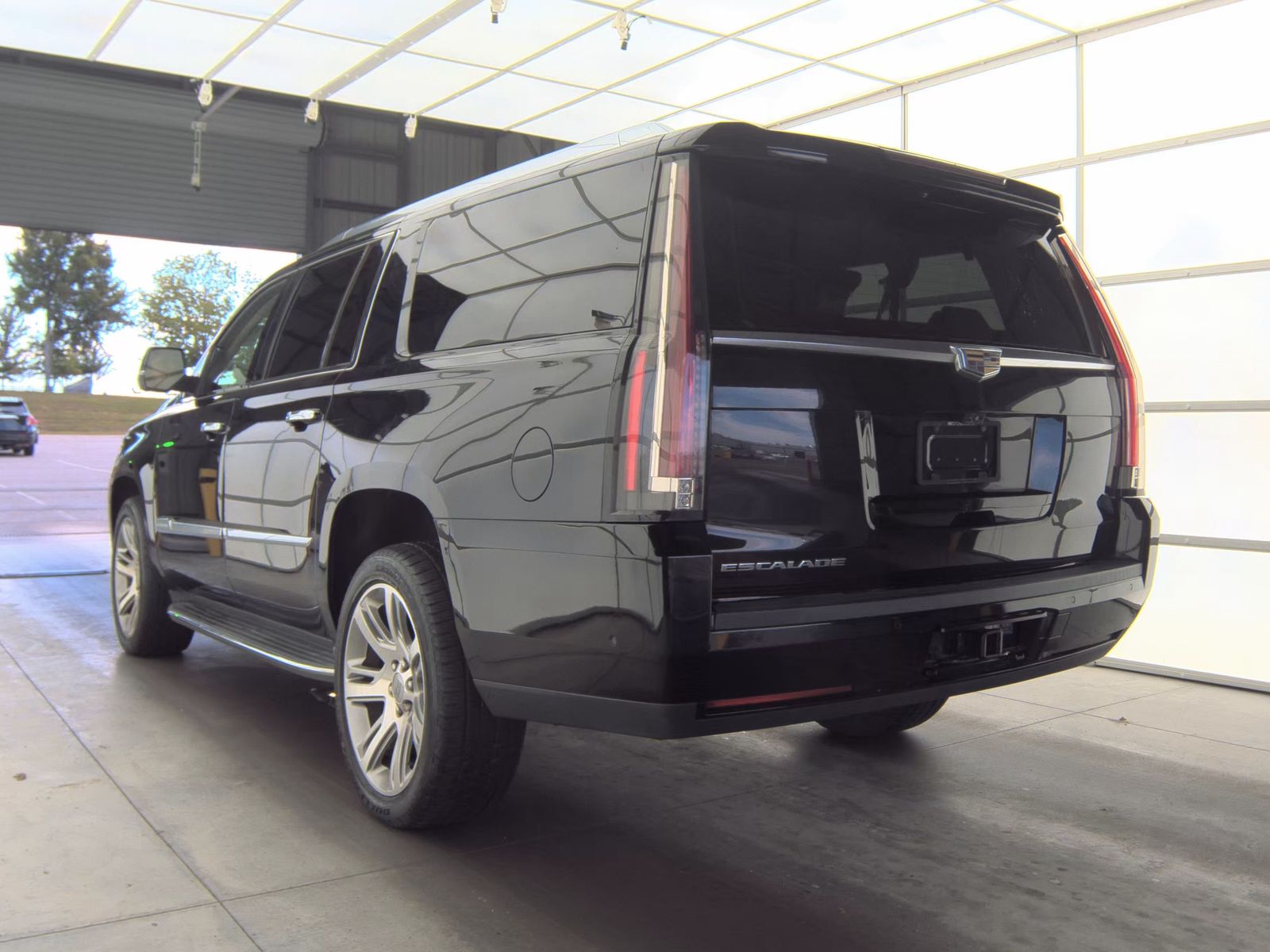 2018 Cadillac Escalade ESV Luxury AWD