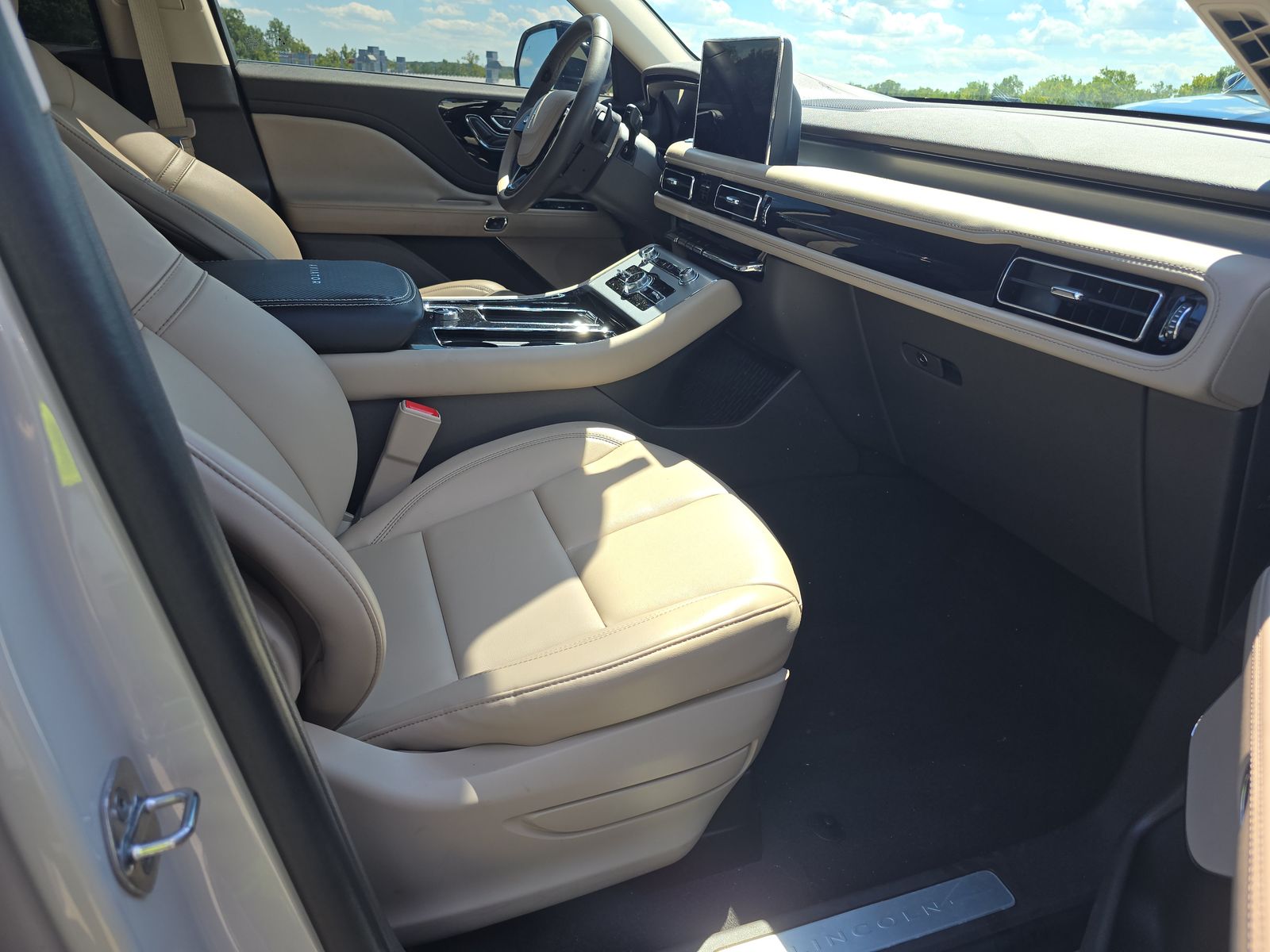 2023 Lincoln Aviator Standard AWD