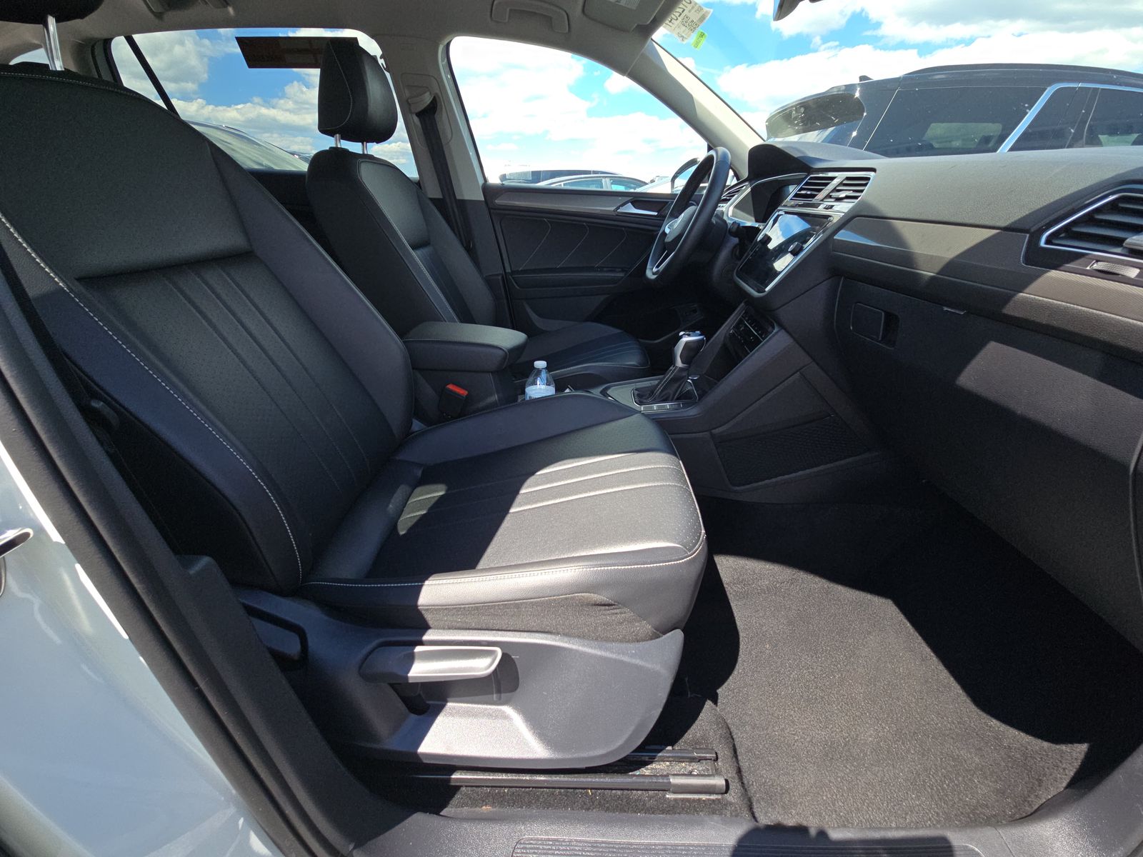 2024 Volkswagen Tiguan 2.0T SE FWD