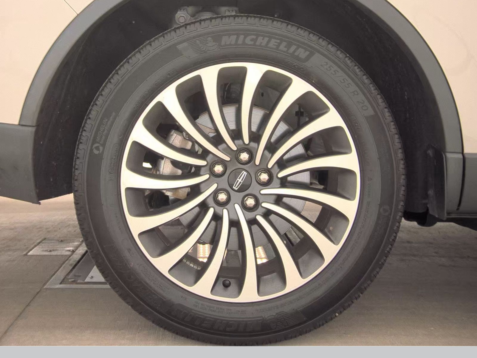 2023 Lincoln Aviator Standard AWD