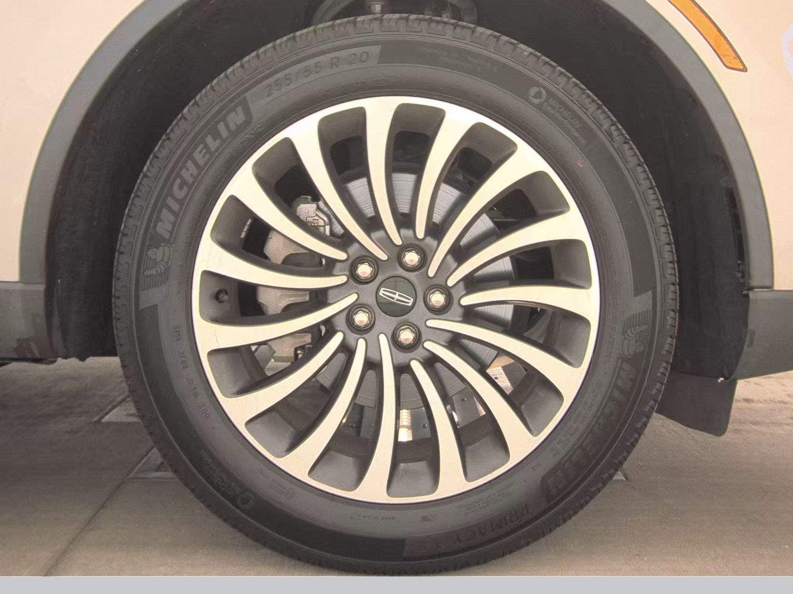 2023 Lincoln Aviator Standard AWD