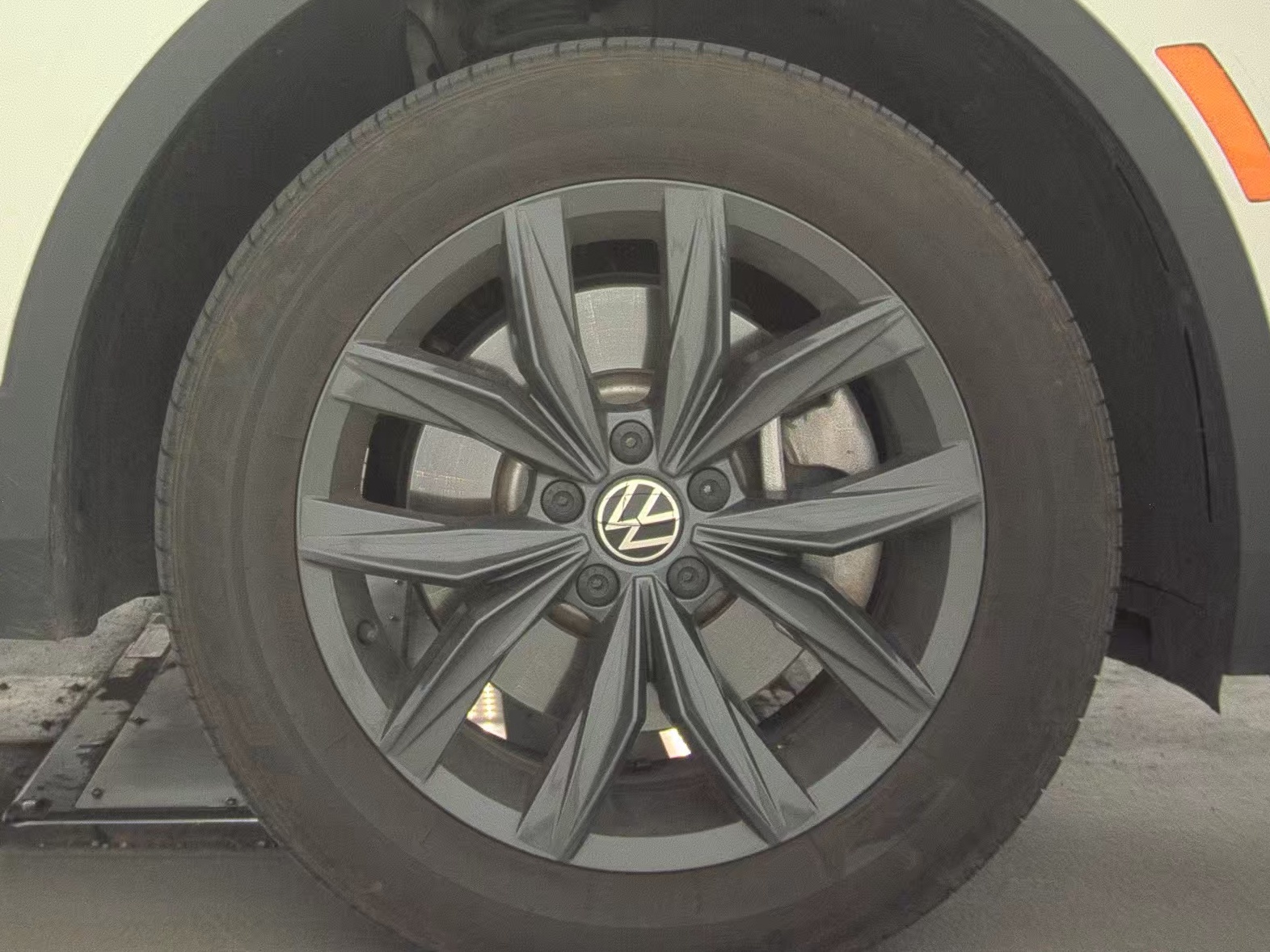 2024 Volkswagen Tiguan 2.0T SE FWD