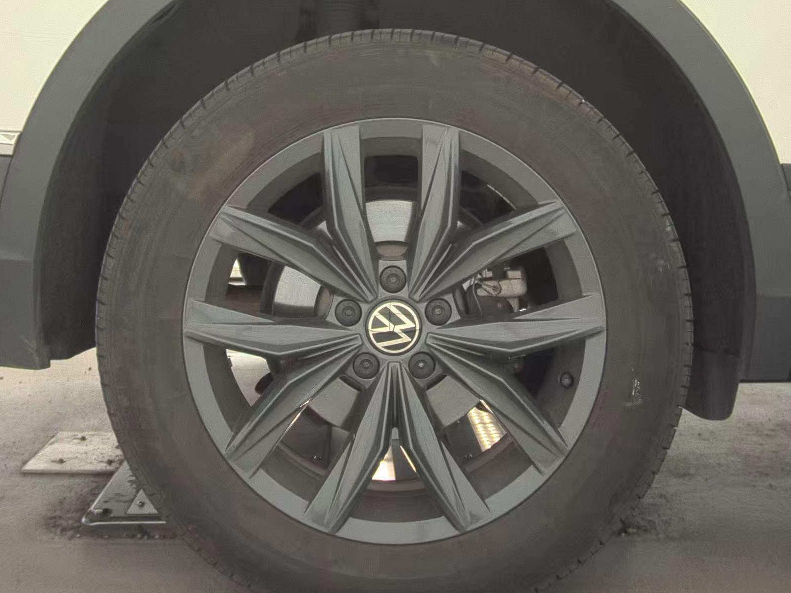 2024 Volkswagen Tiguan 2.0T SE FWD