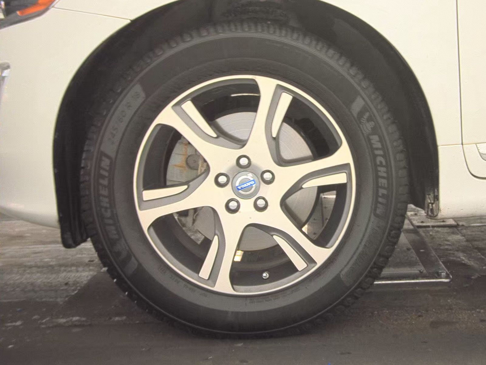 2015 Volvo XC60 T6 Platinum AWD