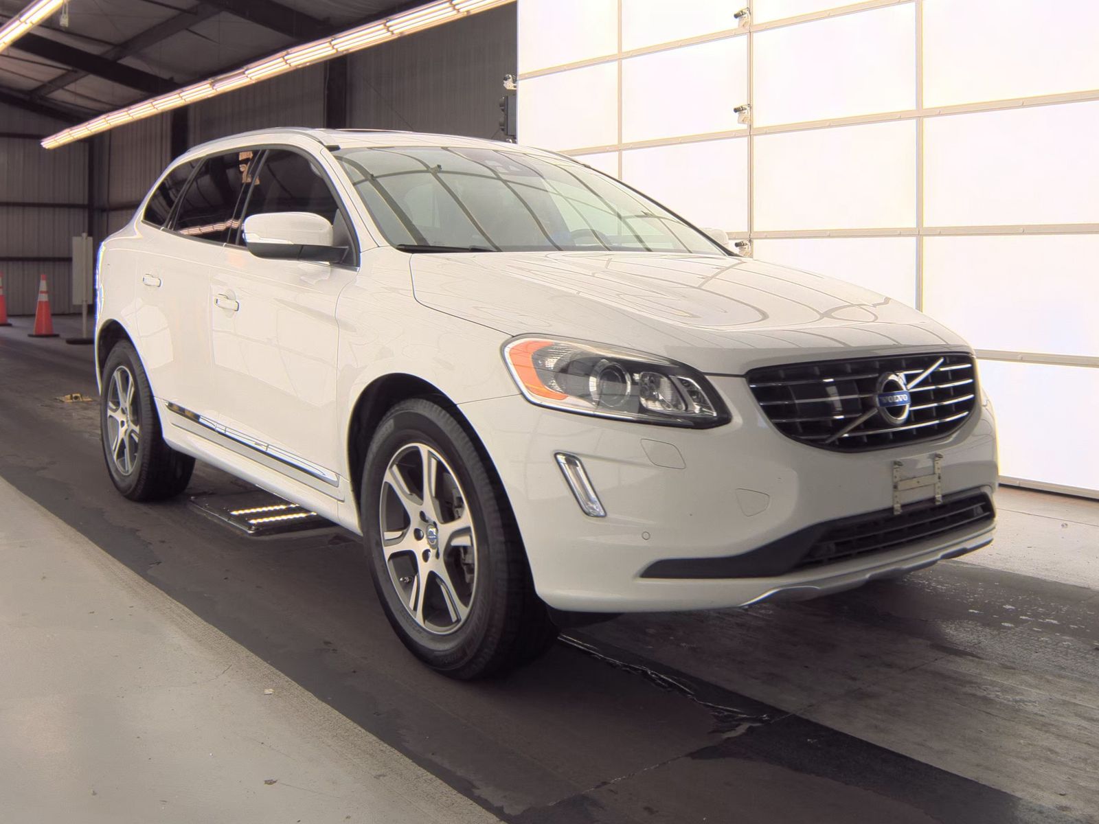 2015 Volvo XC60 T6 Platinum AWD