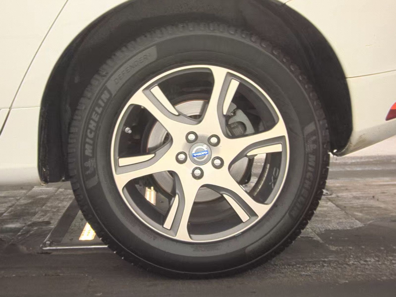 2015 Volvo XC60 T6 Platinum AWD