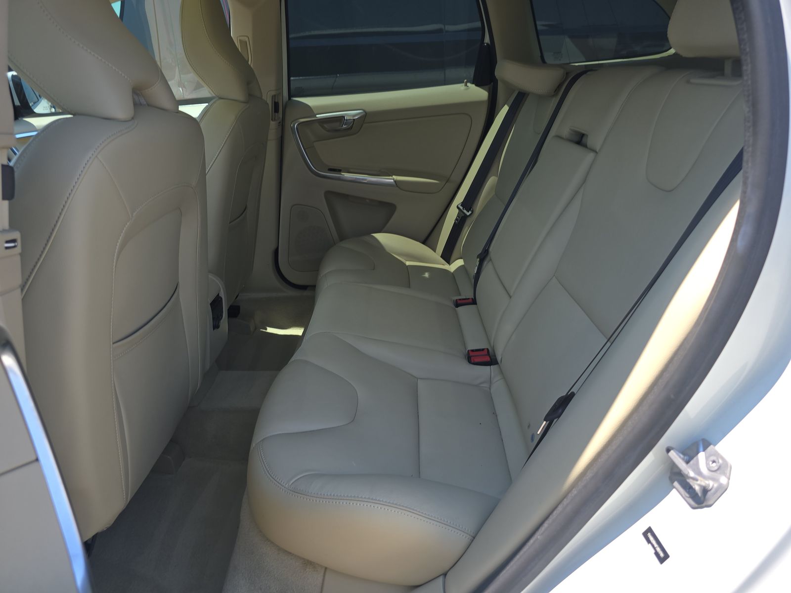 2015 Volvo XC60 T6 Platinum AWD