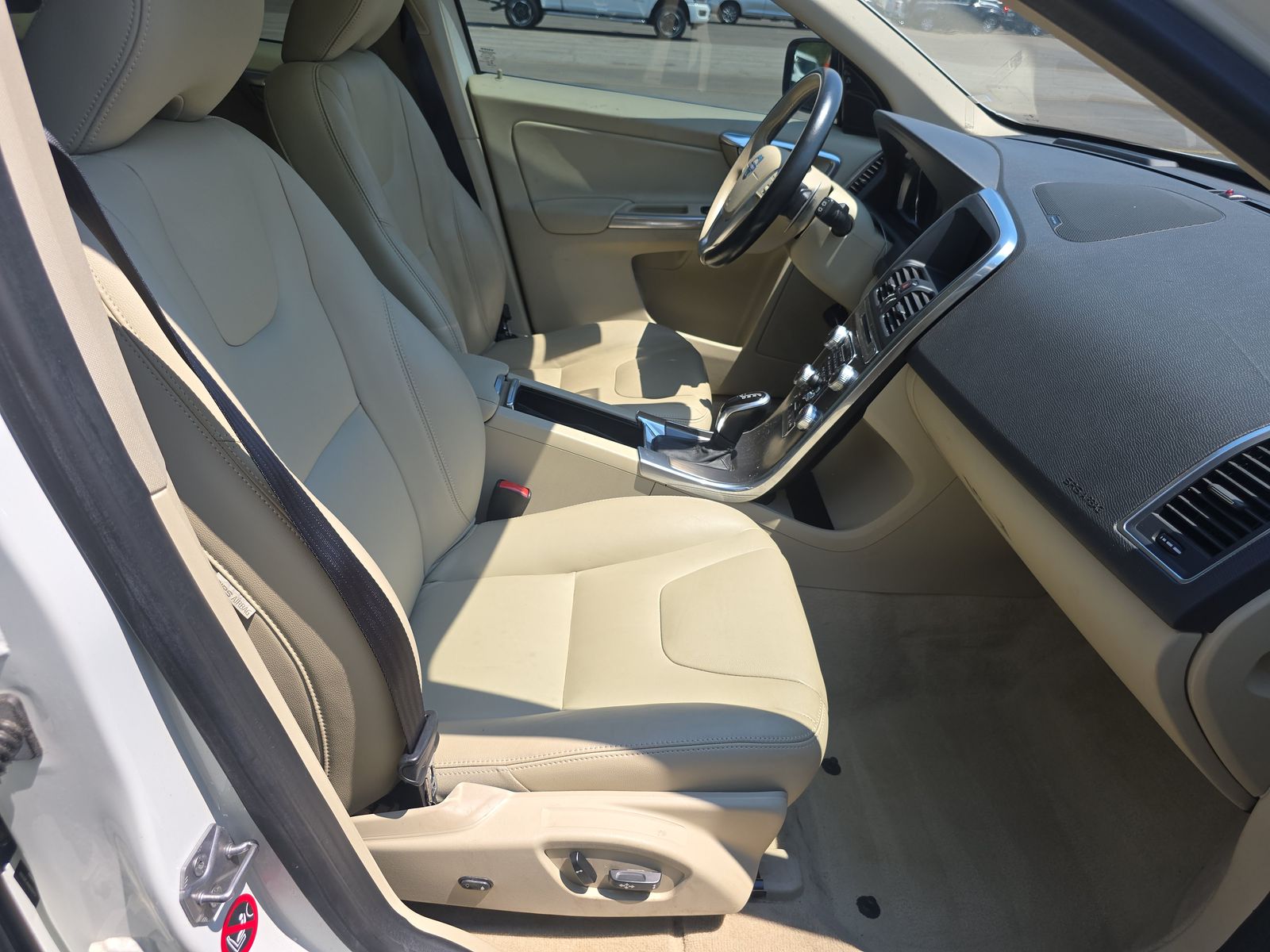 2015 Volvo XC60 T6 Platinum AWD