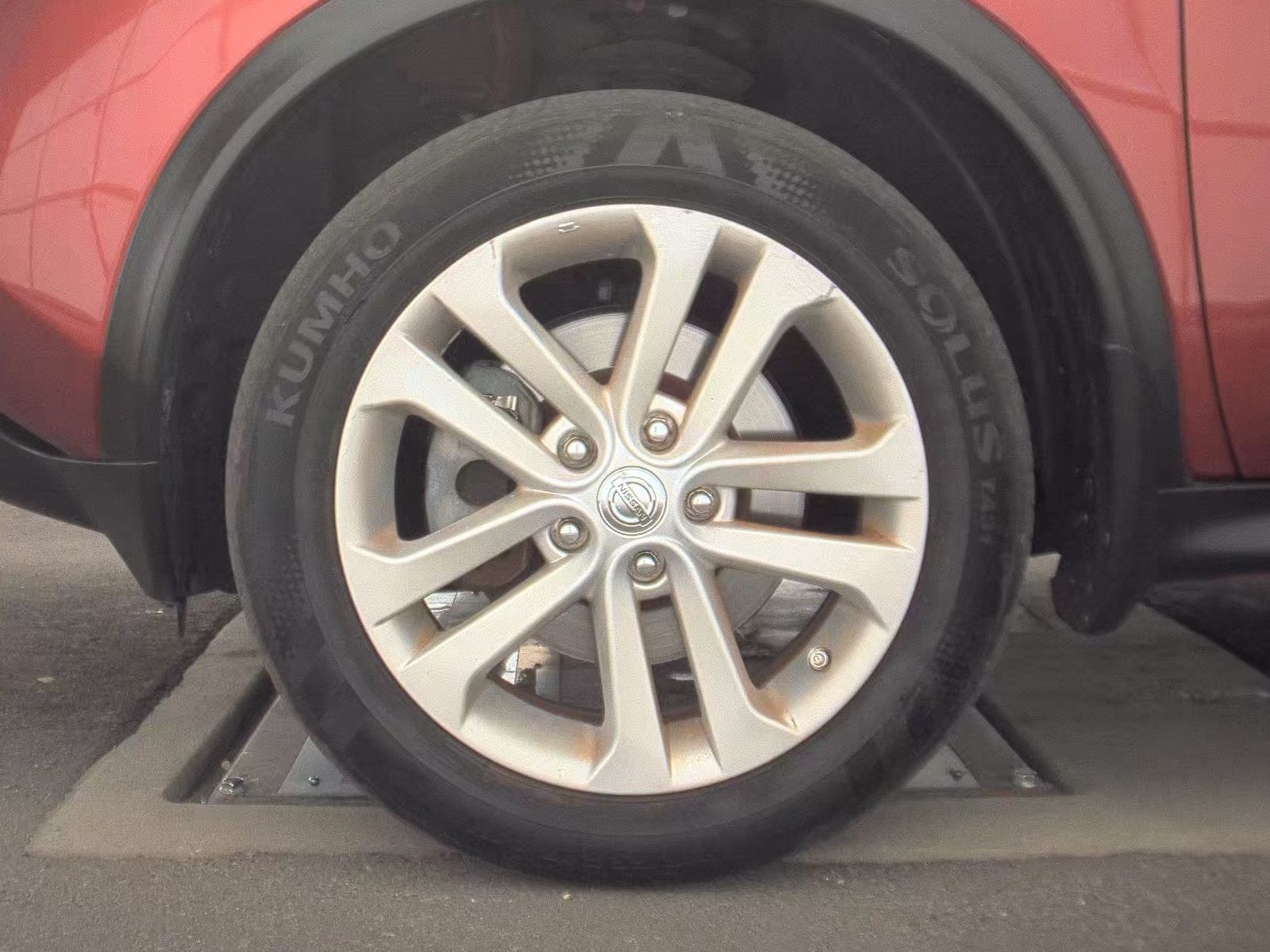 2014 Nissan JUKE SV FWD