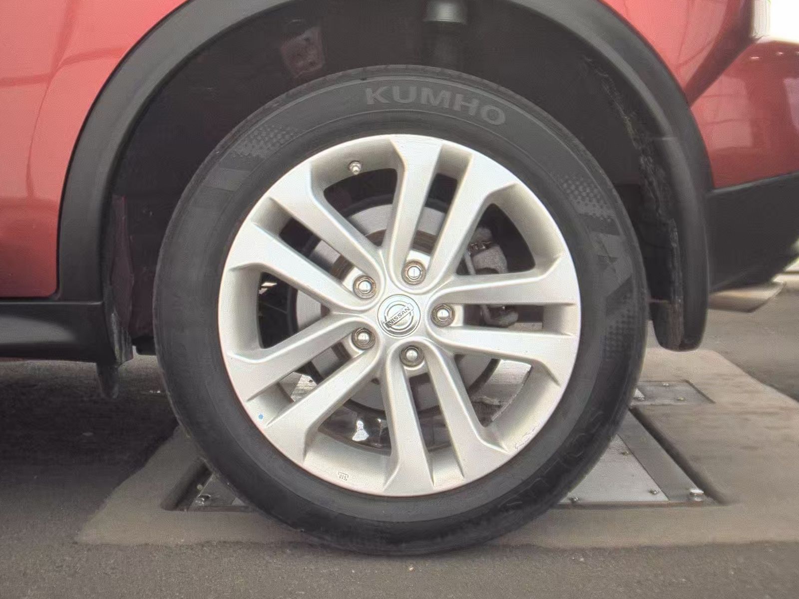 2014 Nissan JUKE SV FWD