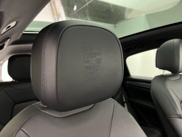 2022 Porsche Cayenne Platinum Edition AWD