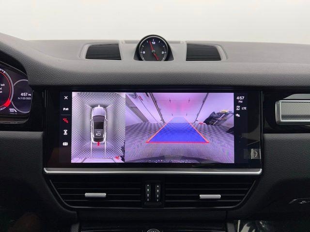 2022 Porsche Cayenne Platinum Edition AWD