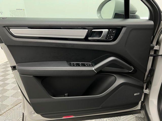 2022 Porsche Cayenne Platinum Edition AWD