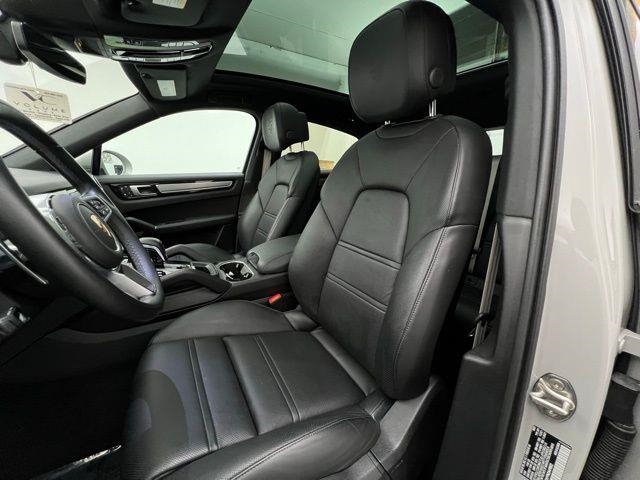 2022 Porsche Cayenne Platinum Edition AWD