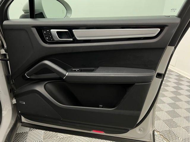 2022 Porsche Cayenne Platinum Edition AWD