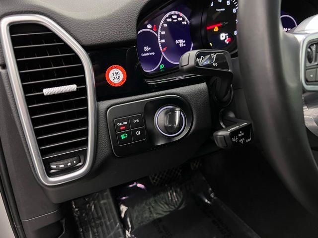 2022 Porsche Cayenne Platinum Edition AWD