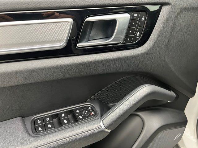 2022 Porsche Cayenne Platinum Edition AWD