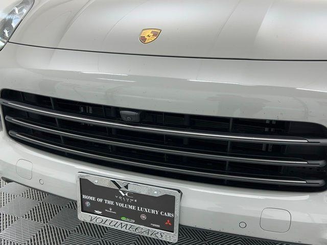 2022 Porsche Cayenne Platinum Edition AWD