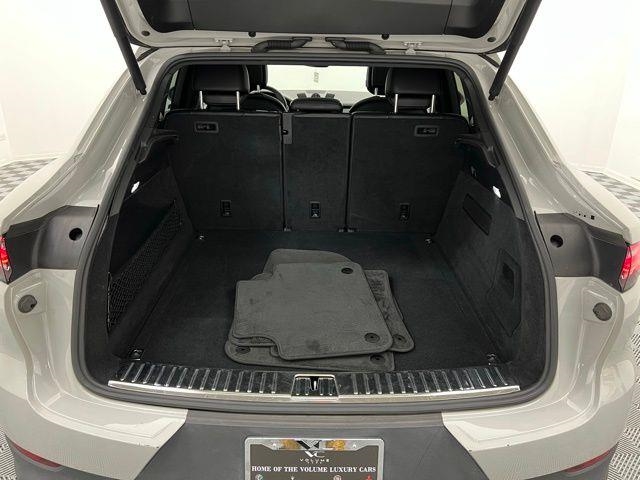 2022 Porsche Cayenne Platinum Edition AWD