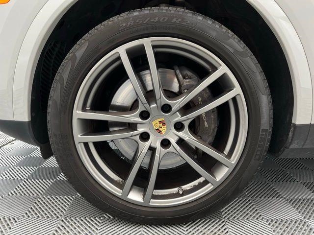 2022 Porsche Cayenne Platinum Edition AWD