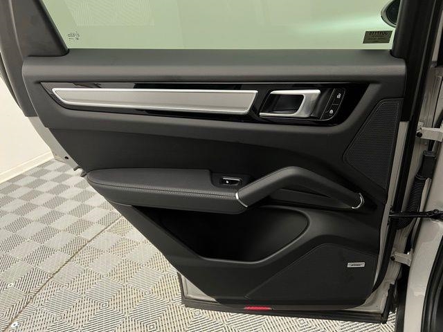 2022 Porsche Cayenne Platinum Edition AWD