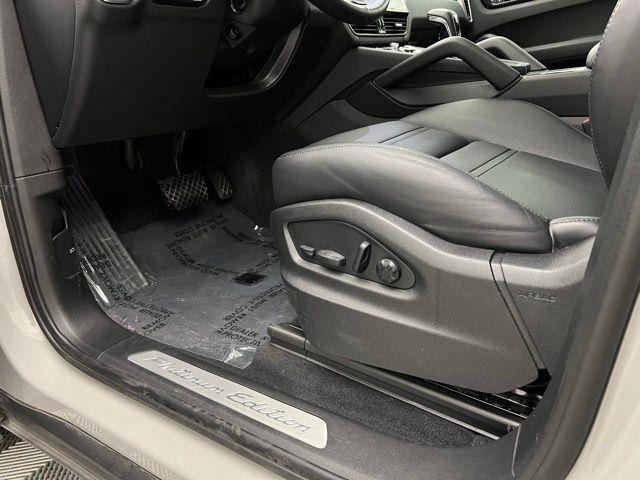 2022 Porsche Cayenne Platinum Edition AWD