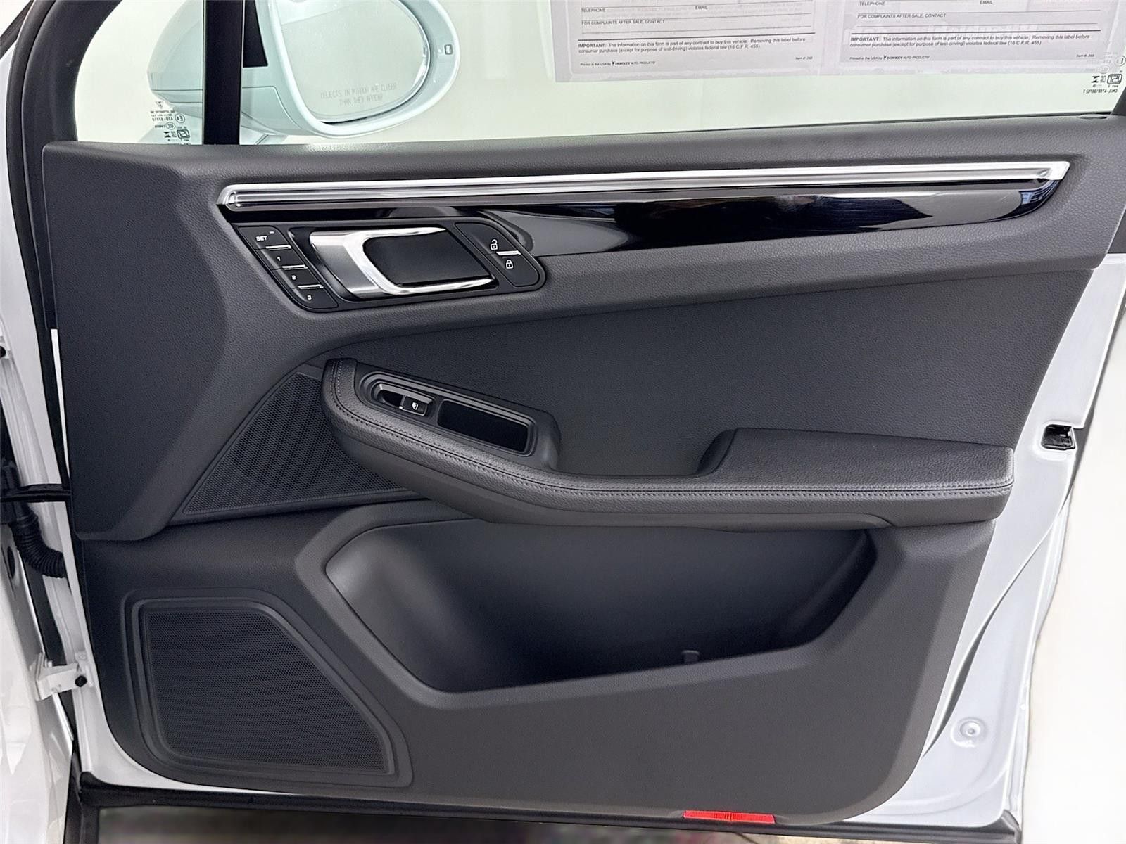 2024 Porsche Macan Base AWD