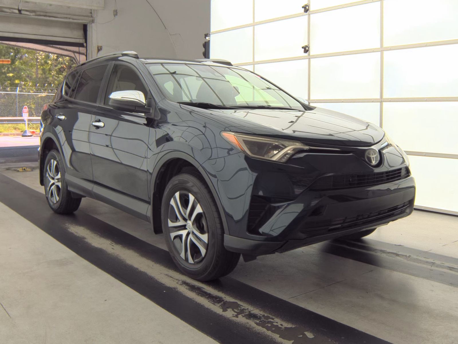2018 Toyota RAV4 LE AWD