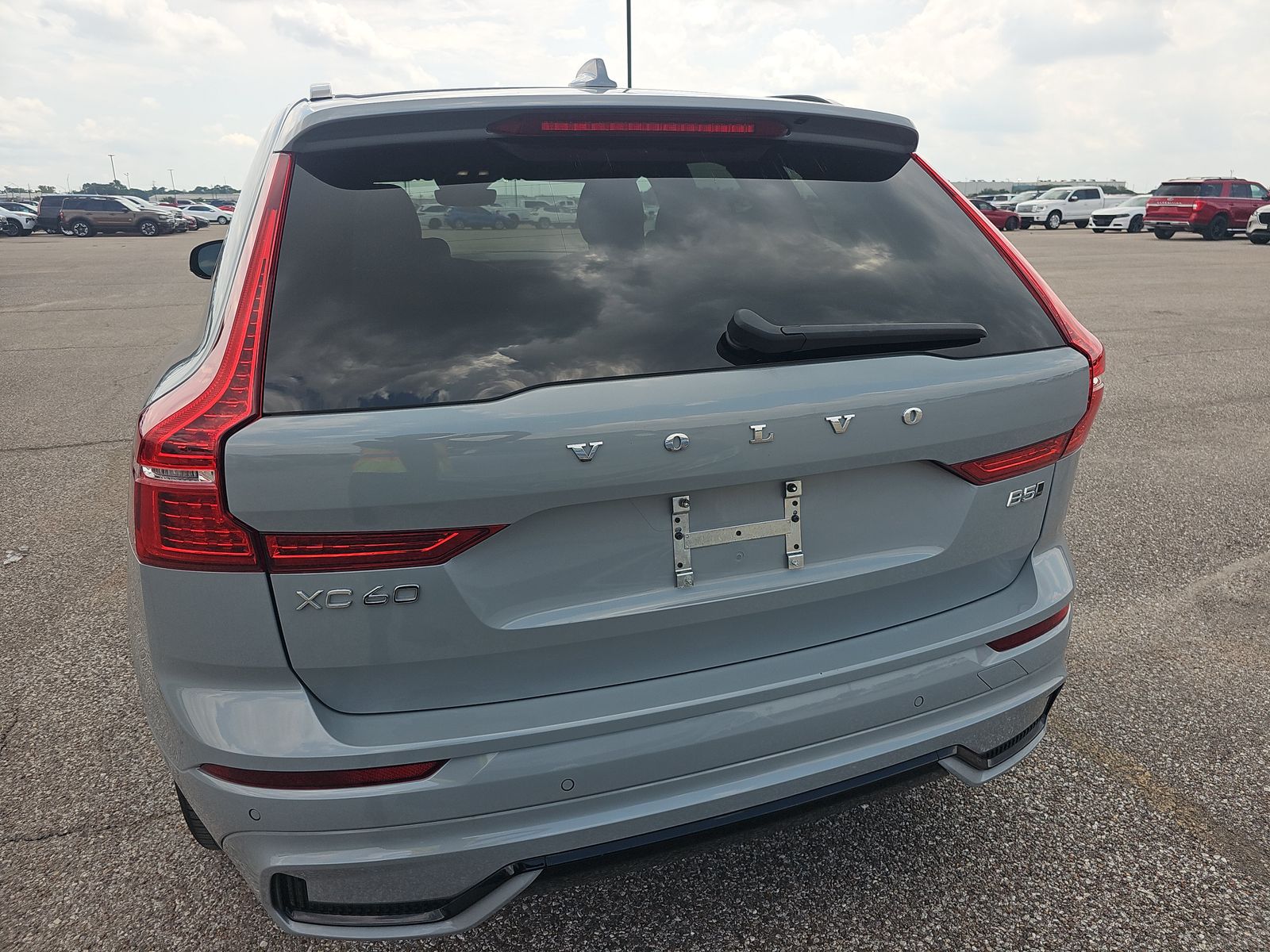2024 Volvo XC60 B5 Plus AWD